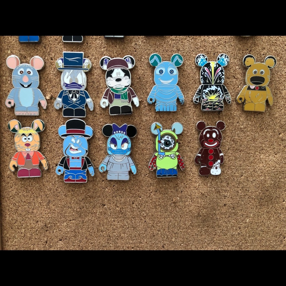 Disney Pin Lot 🐭